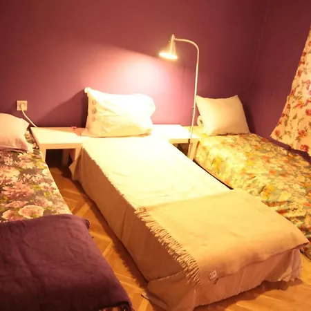 Elie'S Home Warna
